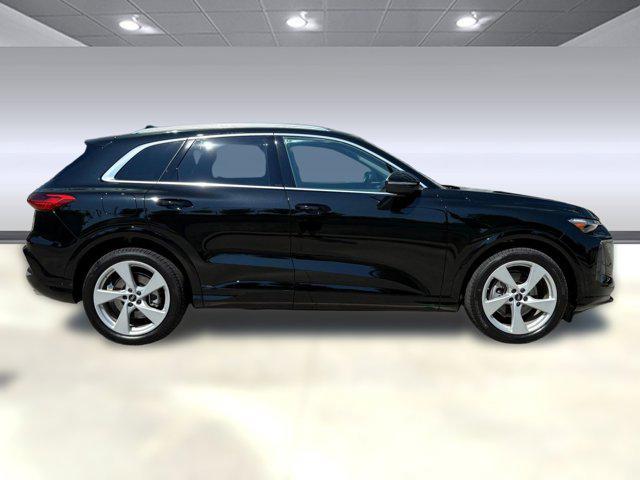 new 2025 Audi Q5 car, priced at $59,119