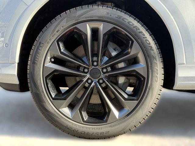 new 2026 Audi Q7 car, priced at $76,939