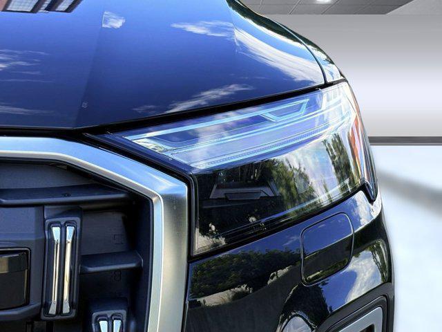 new 2025 Audi Q7 car, priced at $70,409