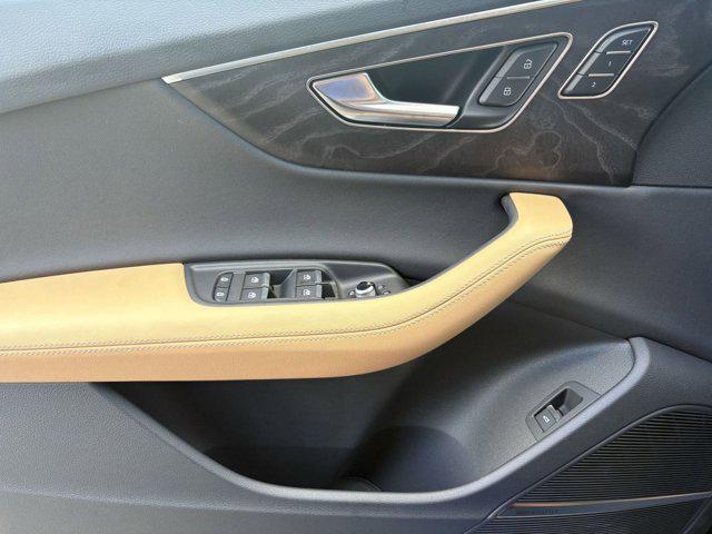 new 2025 Audi Q7 car, priced at $70,409