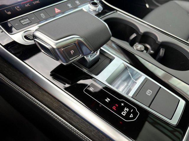 new 2025 Audi Q7 car, priced at $66,199