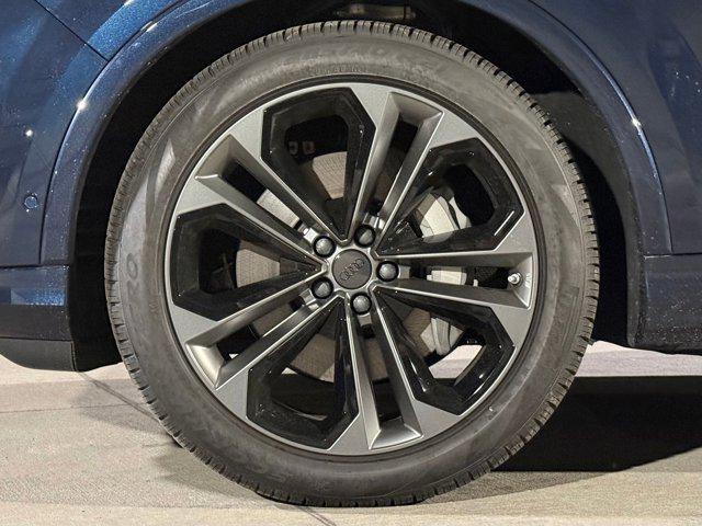 new 2026 Audi Q7 car, priced at $78,410