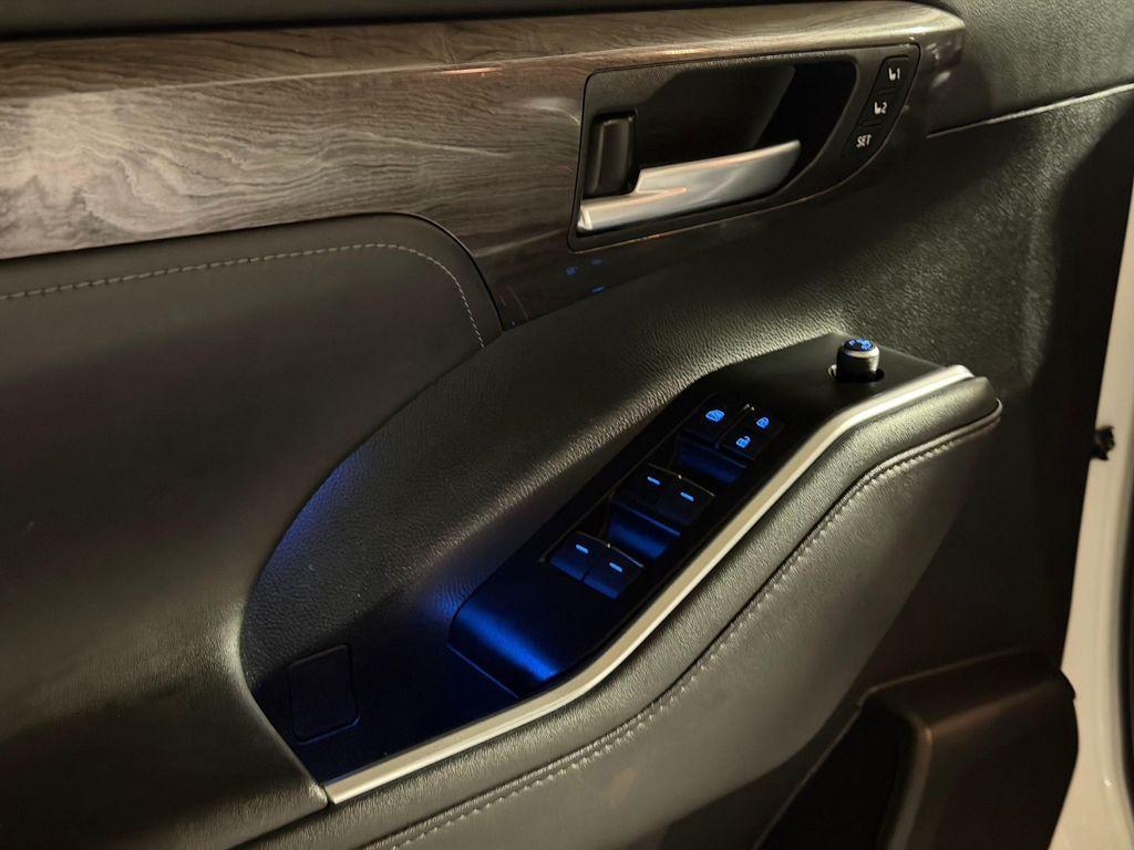 used 2021 Toyota Highlander Hybrid car, priced at $40,298