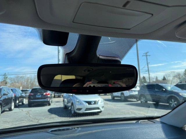 used 2021 Chrysler Pacifica Hybrid car, priced at $26,900