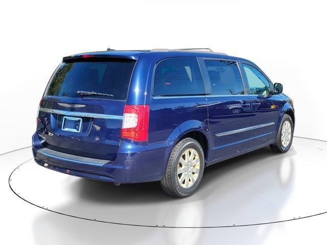 used 2014 Chrysler Town & Country car