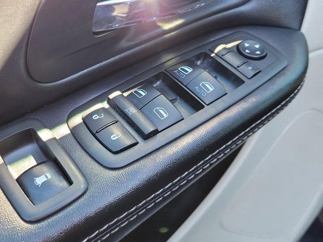 used 2014 Chrysler Town & Country car