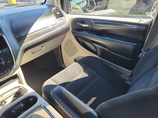 used 2014 Chrysler Town & Country car