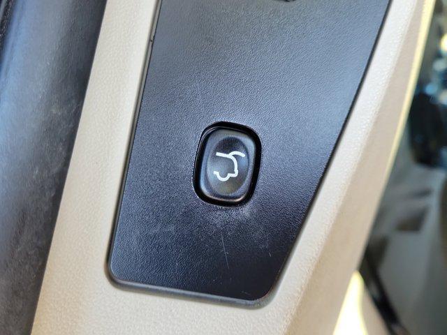 used 2014 Chrysler Town & Country car