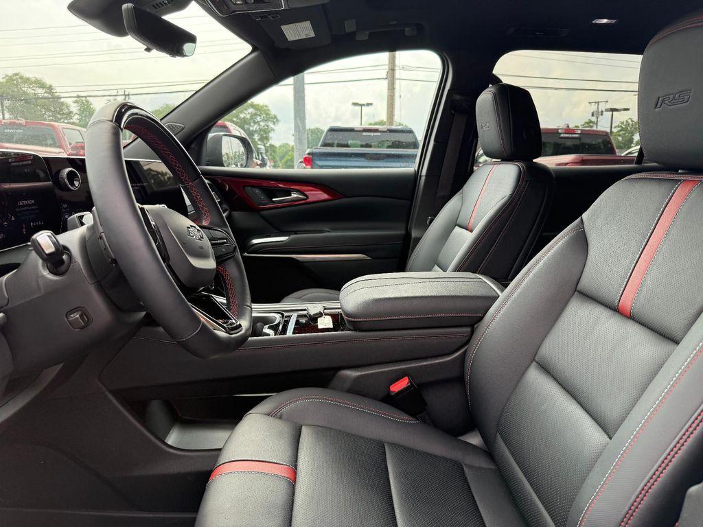 used 2024 Chevrolet Traverse car