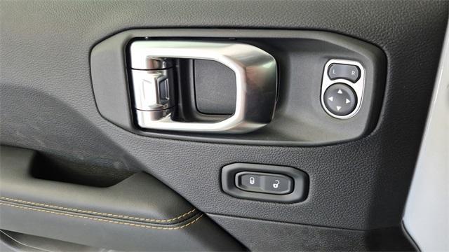 new 2025 Jeep Gladiator car, priced at $42,879