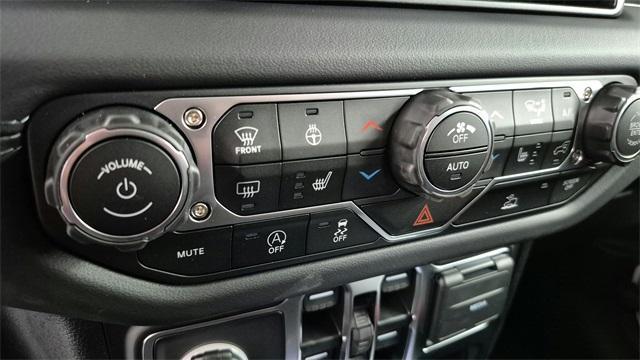 new 2025 Jeep Gladiator car, priced at $42,879