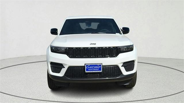 new 2025 Jeep Grand Cherokee car, priced at $43,030
