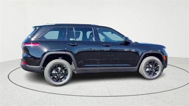 new 2025 Jeep Grand Cherokee car, priced at $40,980
