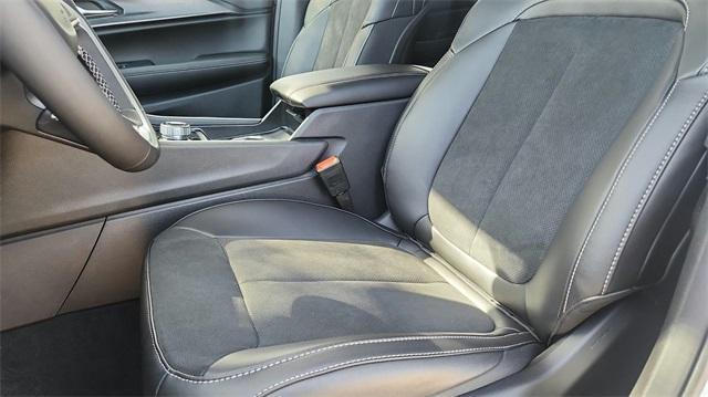 new 2025 Jeep Grand Cherokee car, priced at $40,276