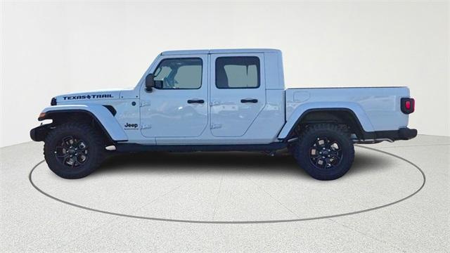 new 2026 Jeep Gladiator car, priced at $45,828