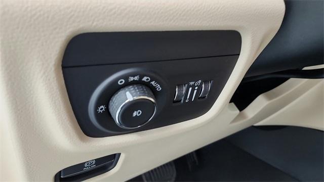 new 2025 Jeep Grand Cherokee L car, priced at $38,264