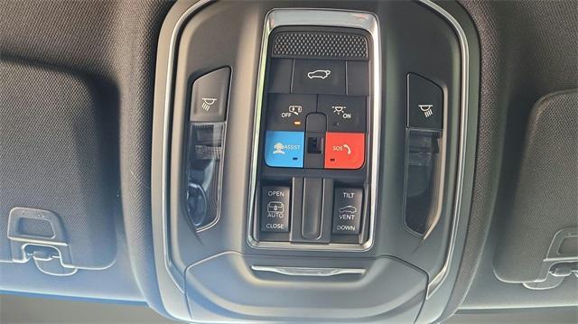 new 2025 Jeep Grand Cherokee car, priced at $40,276