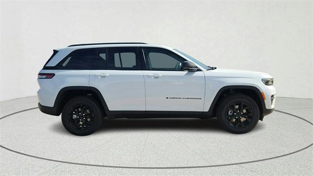 new 2025 Jeep Grand Cherokee car, priced at $40,276