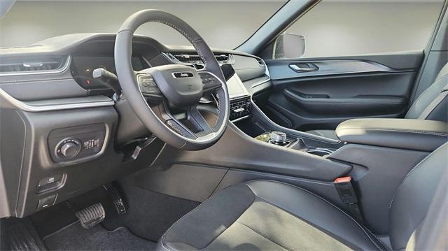 new 2025 Jeep Grand Cherokee car, priced at $40,631