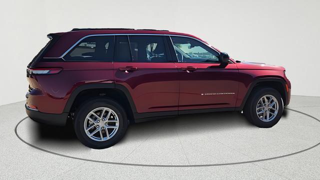 new 2026 Jeep Grand Cherokee car, priced at $40,297