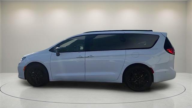 new 2026 Chrysler Pacifica car, priced at $40,312