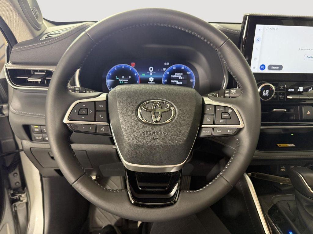 used 2024 Toyota Highlander car, priced at $49,500
