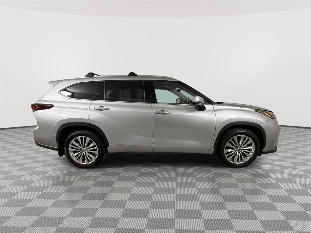 used 2024 Toyota Highlander car, priced at $49,500