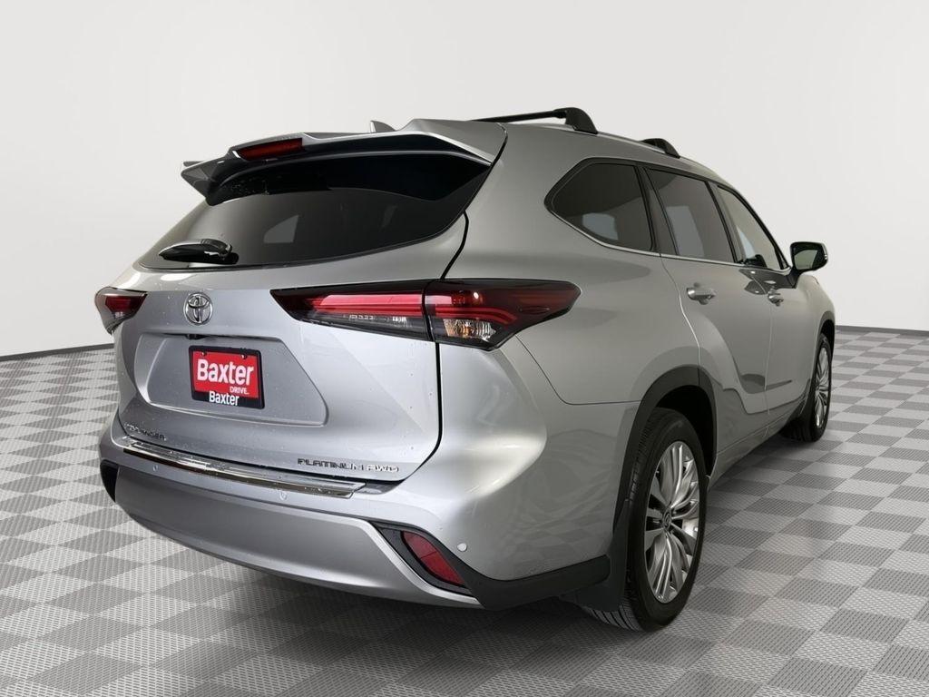 used 2024 Toyota Highlander car, priced at $49,500