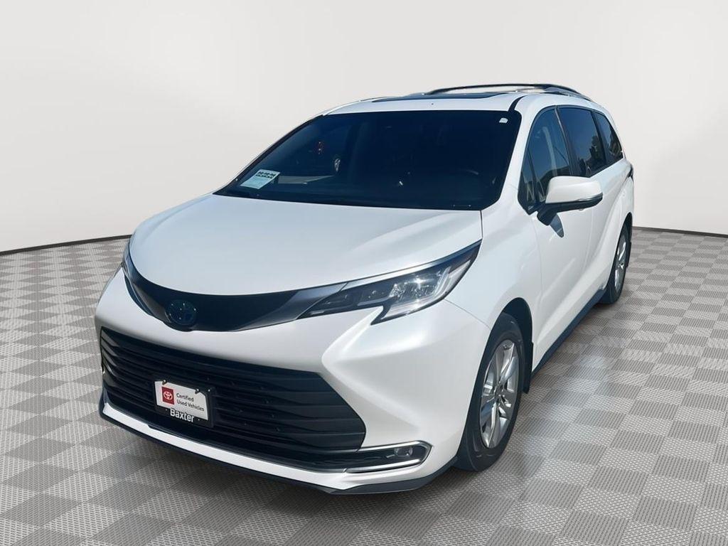 used 2022 Toyota Sienna car, priced at $39,900