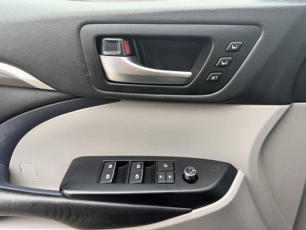 used 2019 Toyota Highlander Hybrid car, priced at $27,000