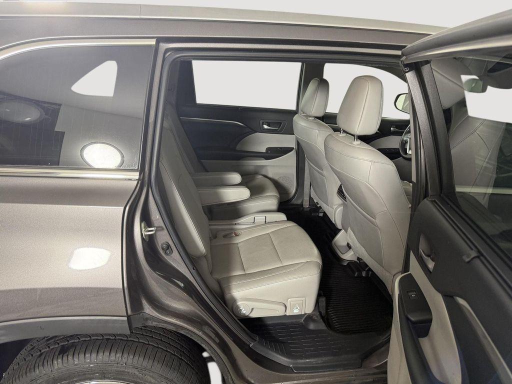 used 2019 Toyota Highlander Hybrid car, priced at $27,000