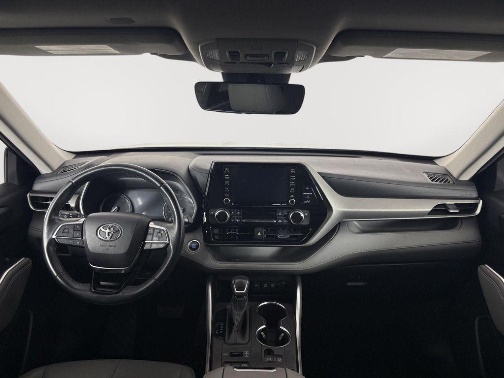 used 2020 Toyota Highlander car, priced at $33,500