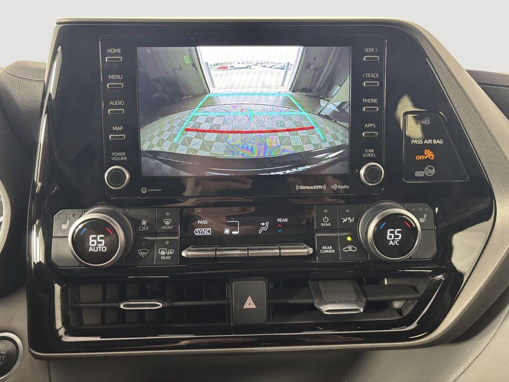 used 2020 Toyota Highlander car, priced at $33,500