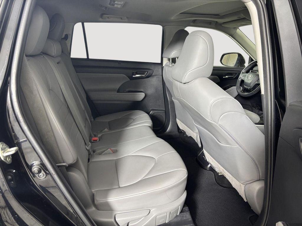 used 2020 Toyota Highlander car, priced at $33,500
