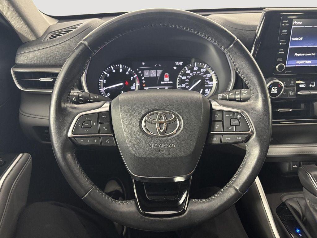 used 2020 Toyota Highlander car, priced at $33,500