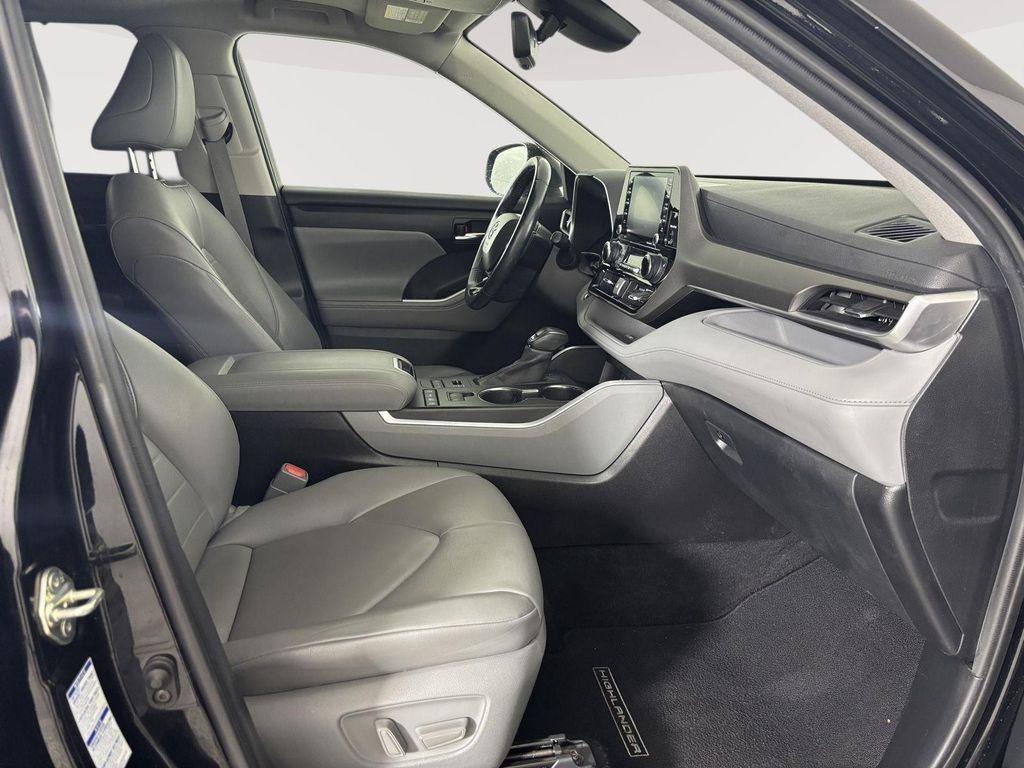 used 2020 Toyota Highlander car, priced at $33,500