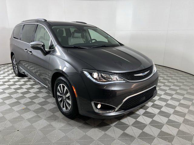 used 2020 Chrysler Pacifica Hybrid car, priced at $29,000