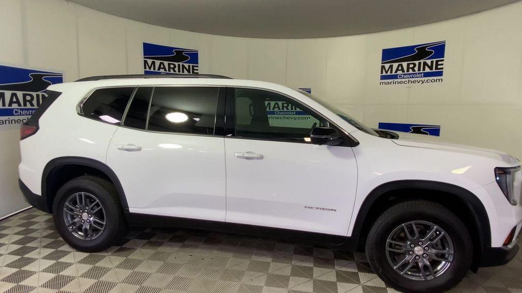 used 2025 GMC Acadia car, priced at $38,900
