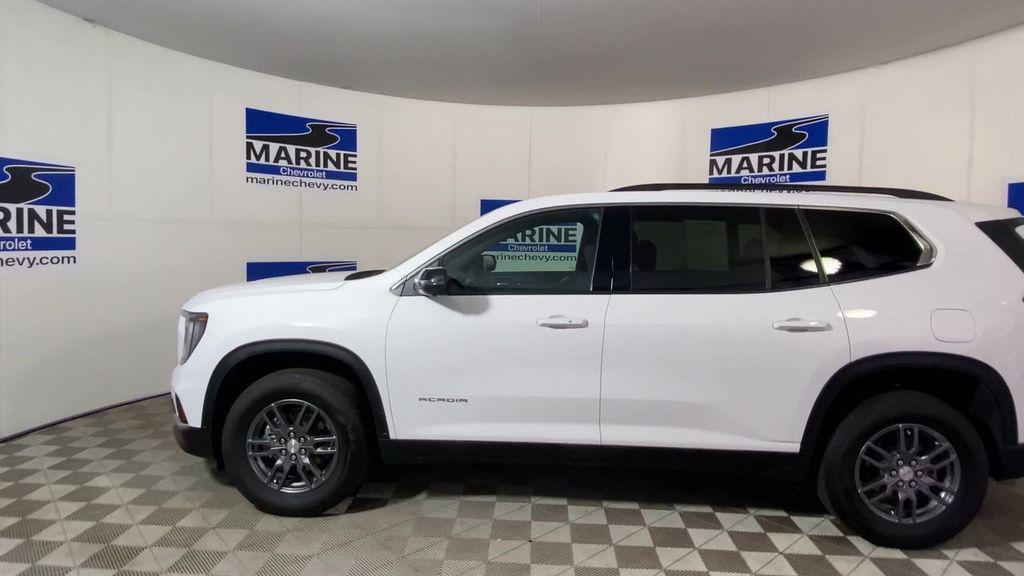 used 2025 GMC Acadia car, priced at $38,900