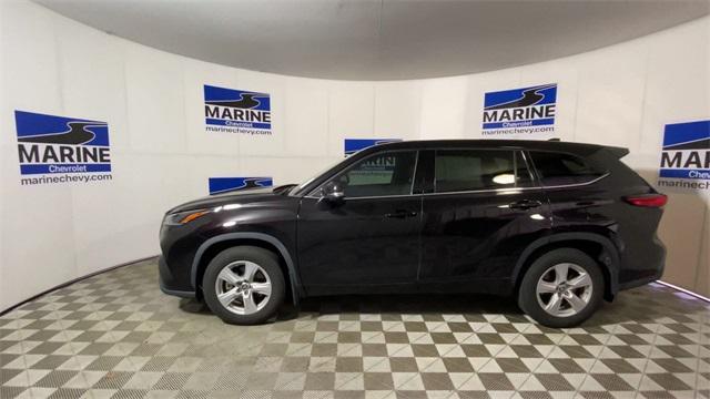 used 2021 Toyota Highlander car, priced at $24,900