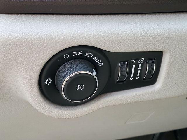 used 2020 Chrysler Pacifica car, priced at $14,536