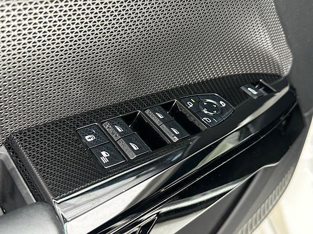 used 2023 BMW 760 car, priced at $79,900