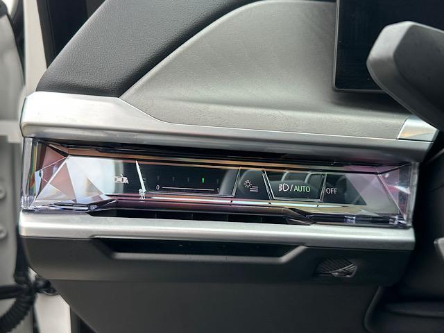 used 2023 BMW 760 car, priced at $79,900