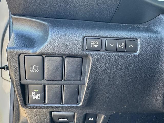 used 2018 Lexus IS 300 car, priced at $26,900