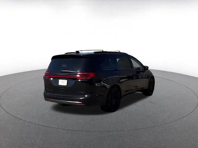 used 2025 Chrysler Pacifica car, priced at $32,149