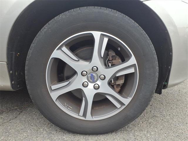 used 2015 Volvo XC60 car, priced at $10,287