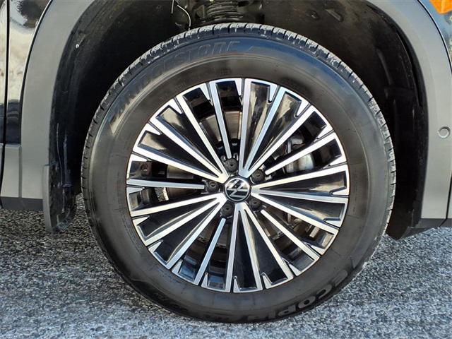 used 2025 Volkswagen Tiguan car, priced at $33,488