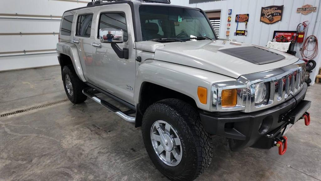used 2007 Hummer H3 car, priced at $9,995