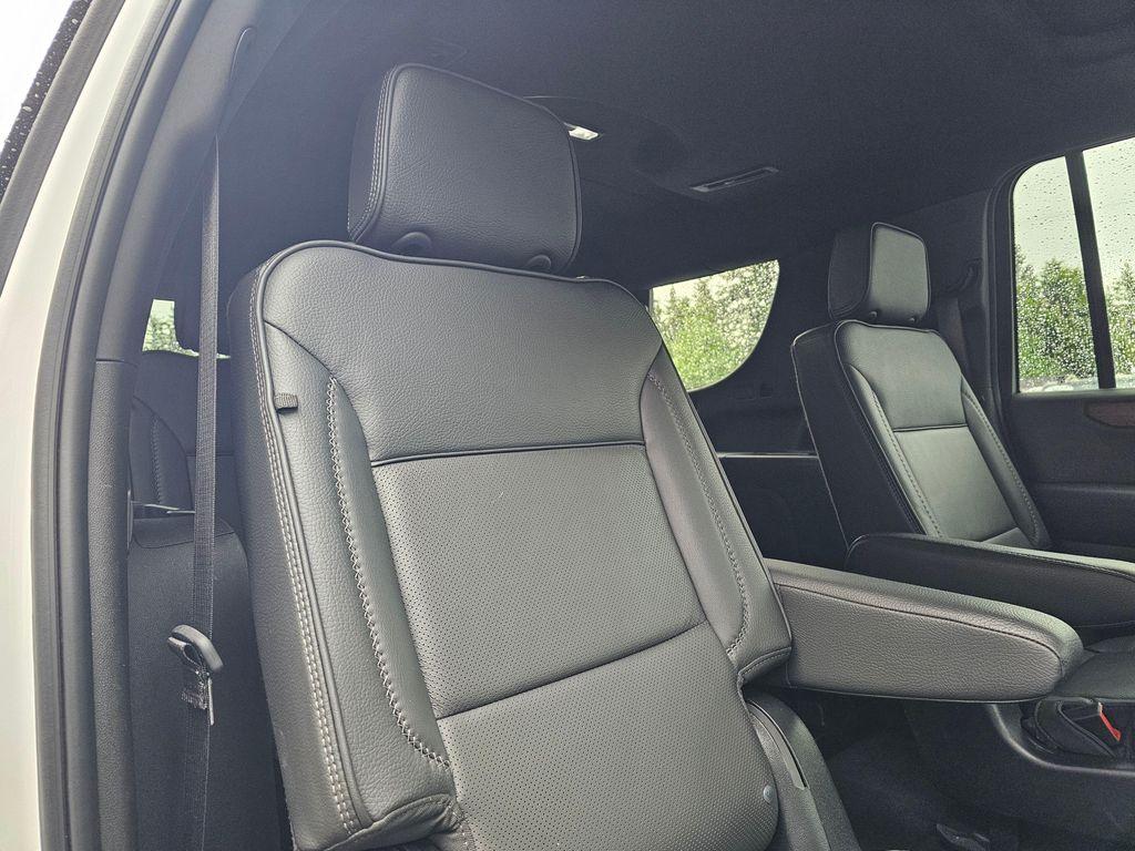used 2025 GMC Yukon XL car, priced at $75,850