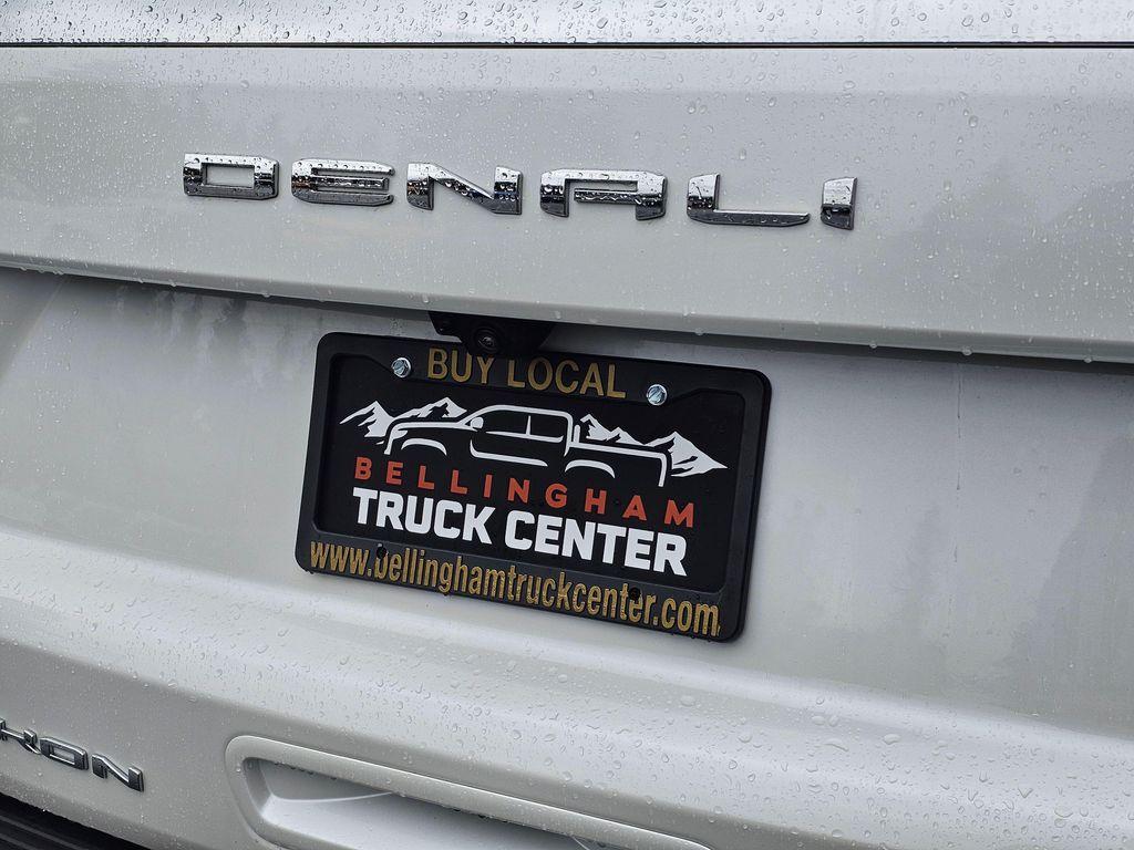 used 2025 GMC Yukon XL car, priced at $75,850